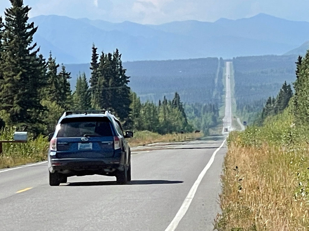 driving-the-edgarton-highway-in-alaska